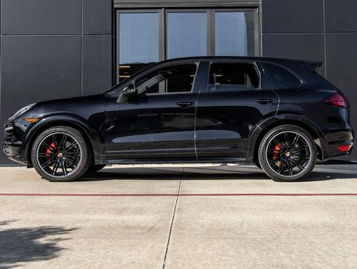 2014 Porsche Cayenne GTS