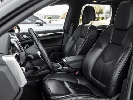2014 Porsche Cayenne GTS