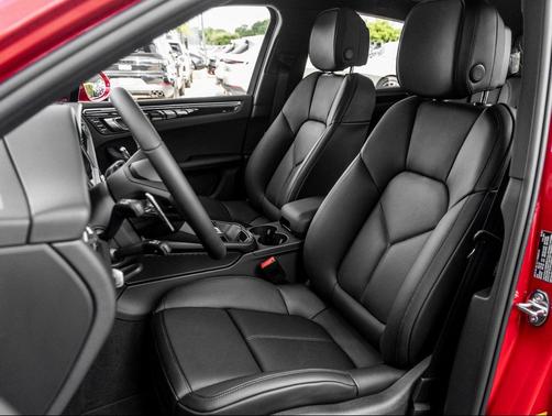 2025 Porsche Macan T