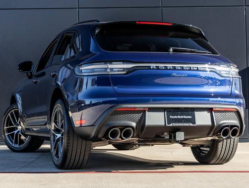 Gentian Blue Metallic 2026 Porsche Macan
