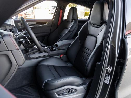 2026 Porsche Cayenne GTS