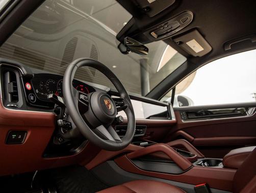 Carrara White Metallic 2026 Porsche Cayenne S