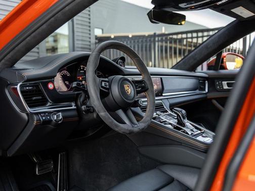 2022 Porsche Panamera GTS