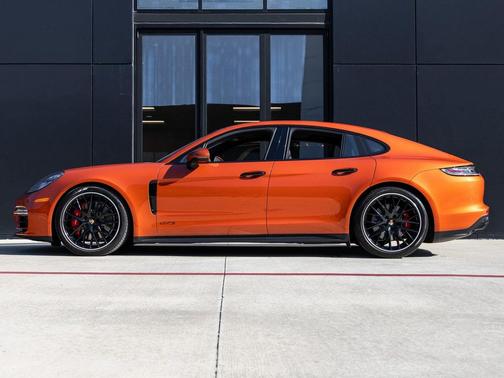 2022 Porsche Panamera GTS