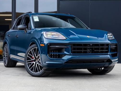 2025 Porsche Cayenne GTS
