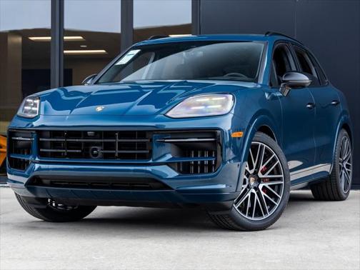 2025 Porsche Cayenne GTS
