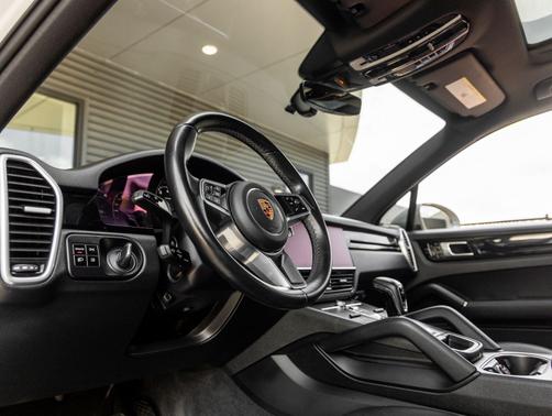 Chalk 2020 Porsche Cayenne