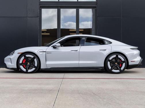 2025 Porsche Taycan GTS