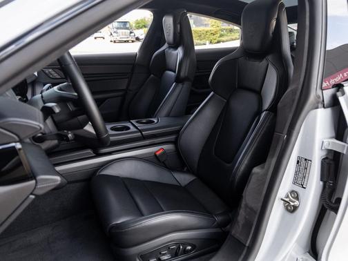 2025 Porsche Taycan GTS