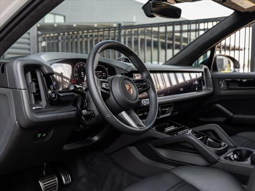 2025 Porsche Cayenne GTS