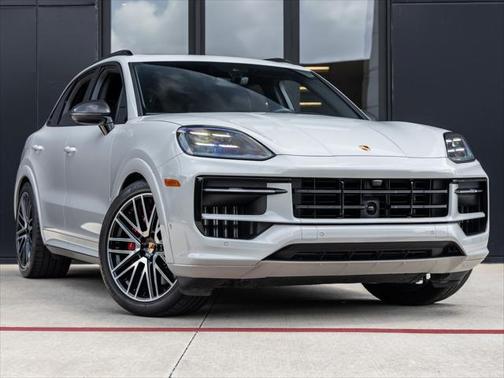 2025 Porsche Cayenne GTS