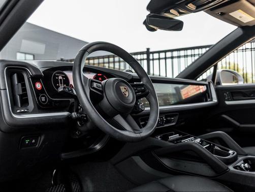 2024 Porsche Cayenne E-Hybrid