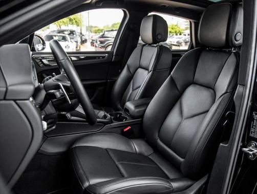 2022 Porsche Macan Base