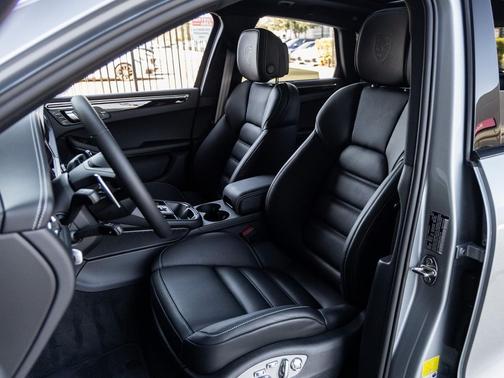 2025 Porsche Macan S