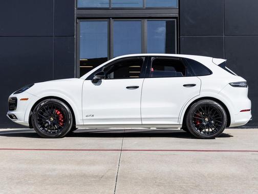 2022 Porsche Cayenne GTS