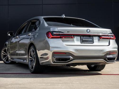 2022 BMW 745e xDrive