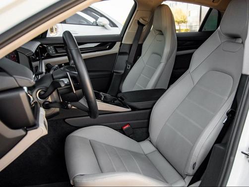 2025 Porsche Panamera 4