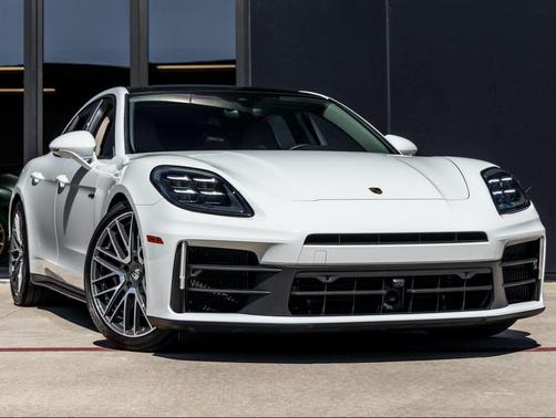 2025 Porsche Panamera 4