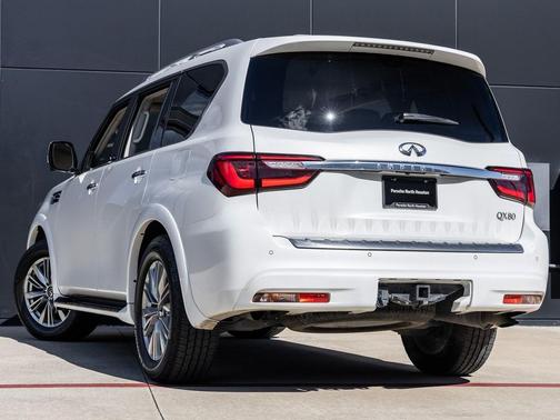 2021 INFINITI QX80 Luxe