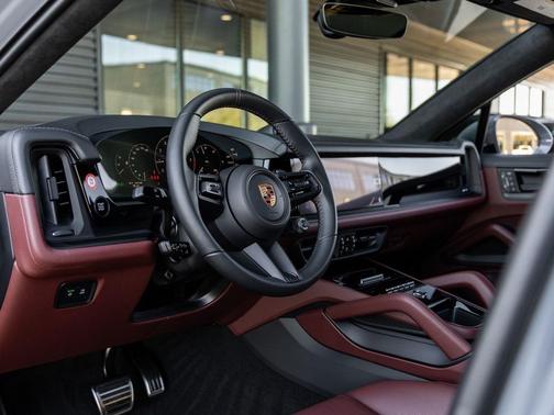 2026 Porsche Cayenne GTS