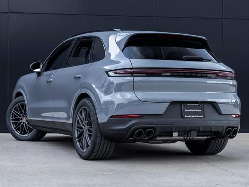 2024 Porsche Cayenne Base (Tiptronic)