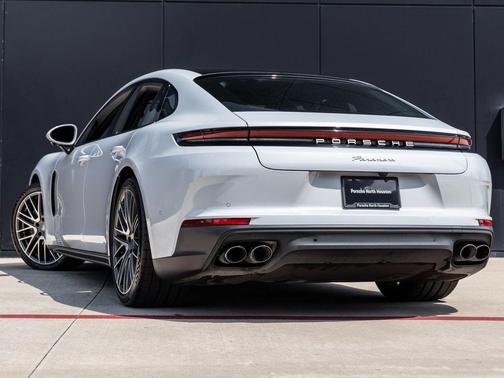 2025 Porsche Panamera Base