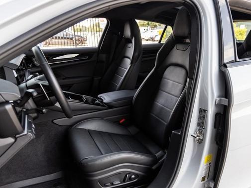 2025 Porsche Panamera Base