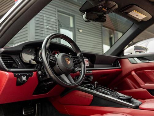 2024 Porsche 911 Carrera