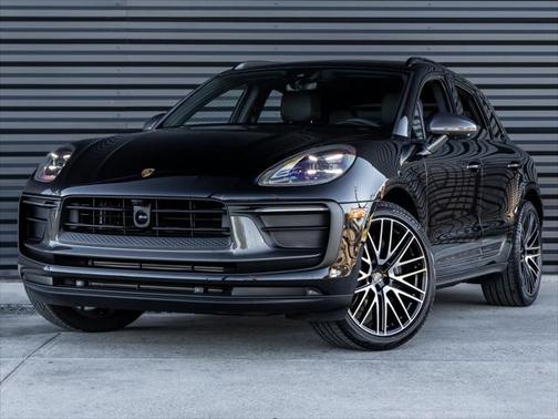 2025 Porsche Macan Base