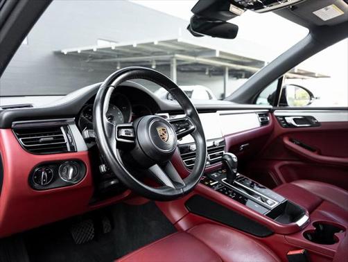 2022 Porsche Macan Base