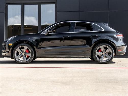 2022 Porsche Macan Base