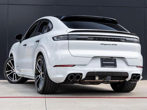 2026 Porsche Cayenne GTS