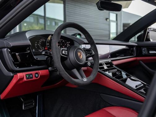 2026 Porsche Panamera 
