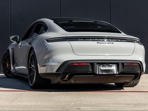 2022 Porsche Taycan GTS