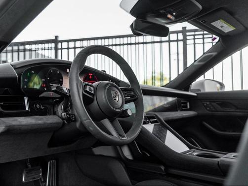 2022 Porsche Taycan GTS