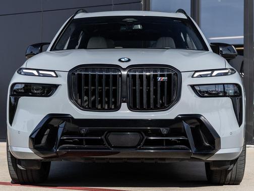 2024 BMW X7 M60i