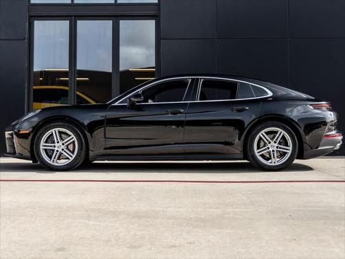2025 Porsche Panamera Base
