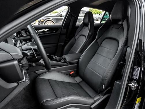 2025 Porsche Panamera Base