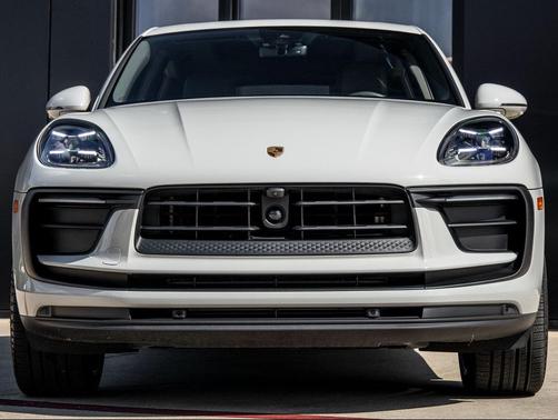 2025 Porsche Macan T