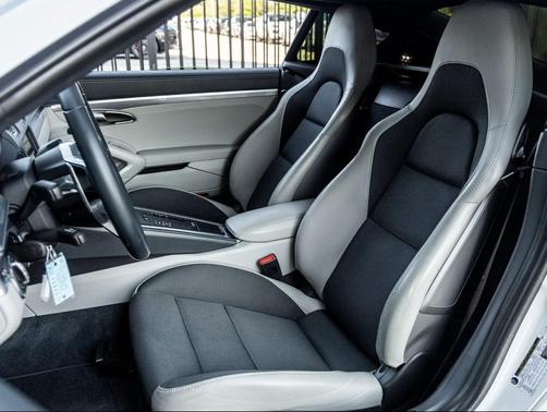 2017 Porsche 718 Cayman 