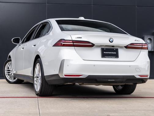 2024 BMW 530 xDrive