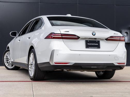 2024 BMW 530 xDrive