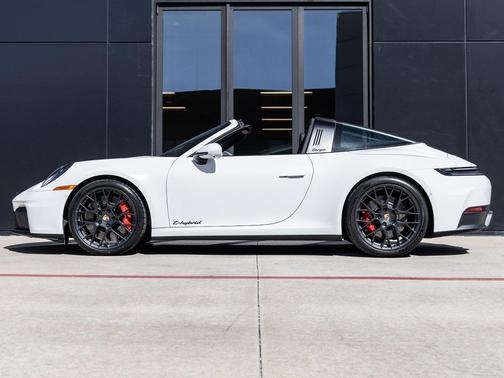 2026 Porsche 911 Targa 4 GTS
