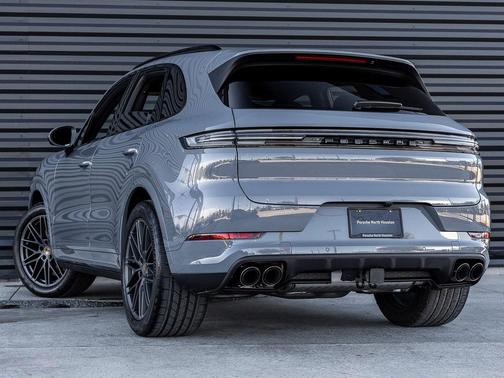 2025 Porsche Cayenne Base