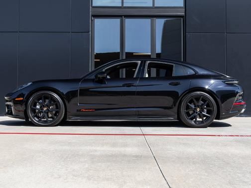 Jet Black Metallic 2024 Porsche Panamera