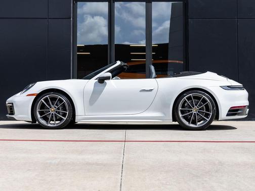 2021 Porsche 911 Carrera