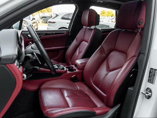 2023 Porsche Macan S