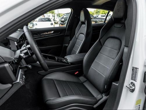 2025 Porsche Panamera 