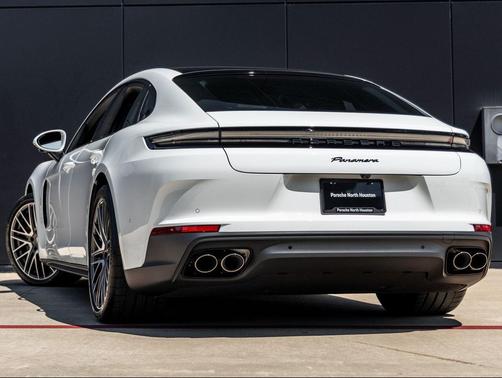 2025 Porsche Panamera 