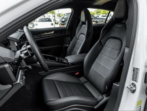 2025 Porsche Panamera 